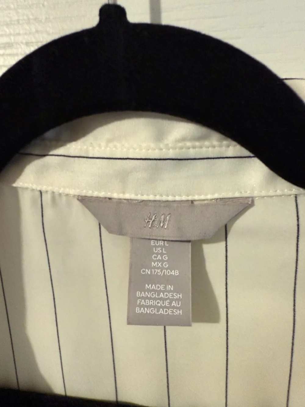 Silk like button up cream blouse size L - Picture 2 of 5